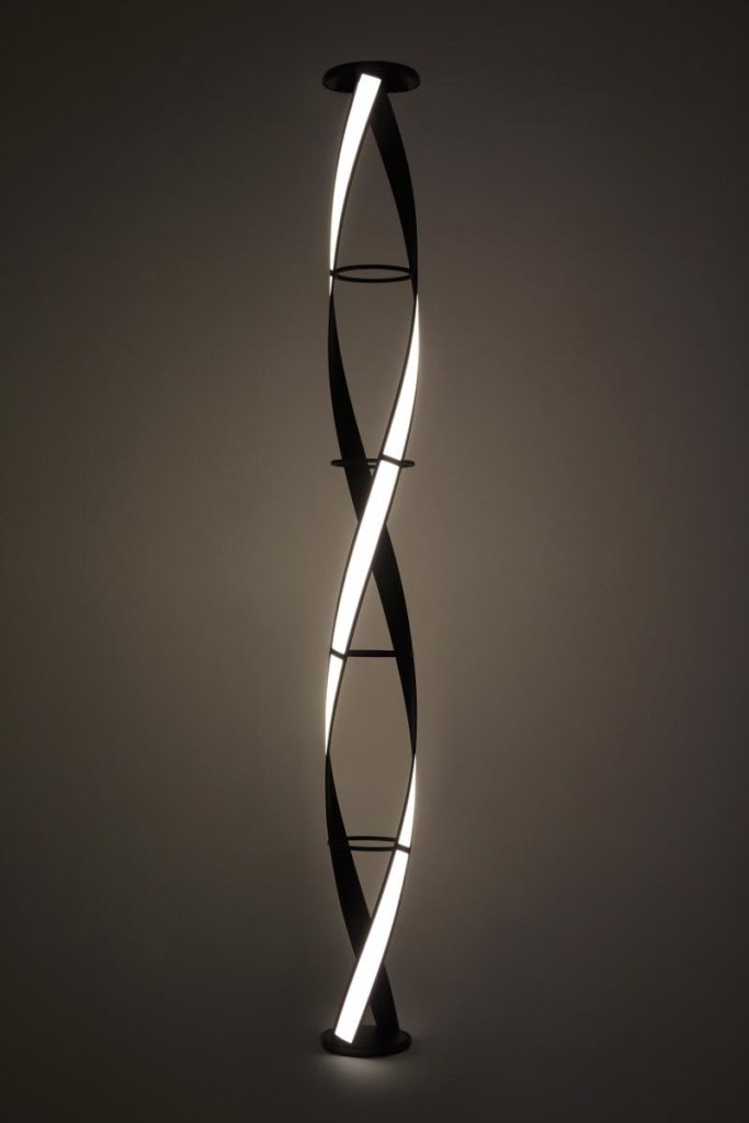 Das Design-Objekt „Light Column“: Ein Leuchtendes Raumelement (Bild: Ivanov)