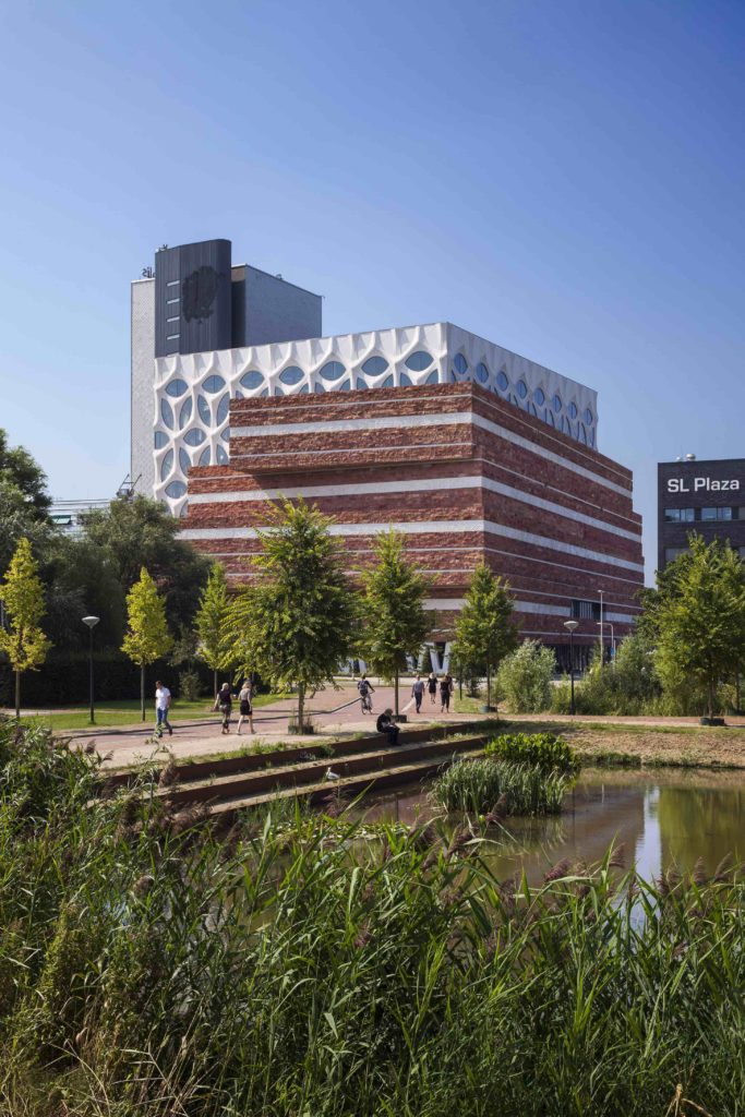 Außenansicht des Naturalis Biodiversity Centers in Leiden. (Foto:  ScagliolaBrakkee / © Neutelings Riedijk Architects)