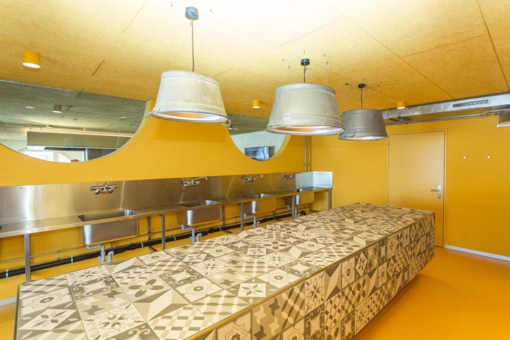 Funktionell und hell: Waschsalon im modernisierten Camping-Areal.  (Foto: RitterSchumacherAG)