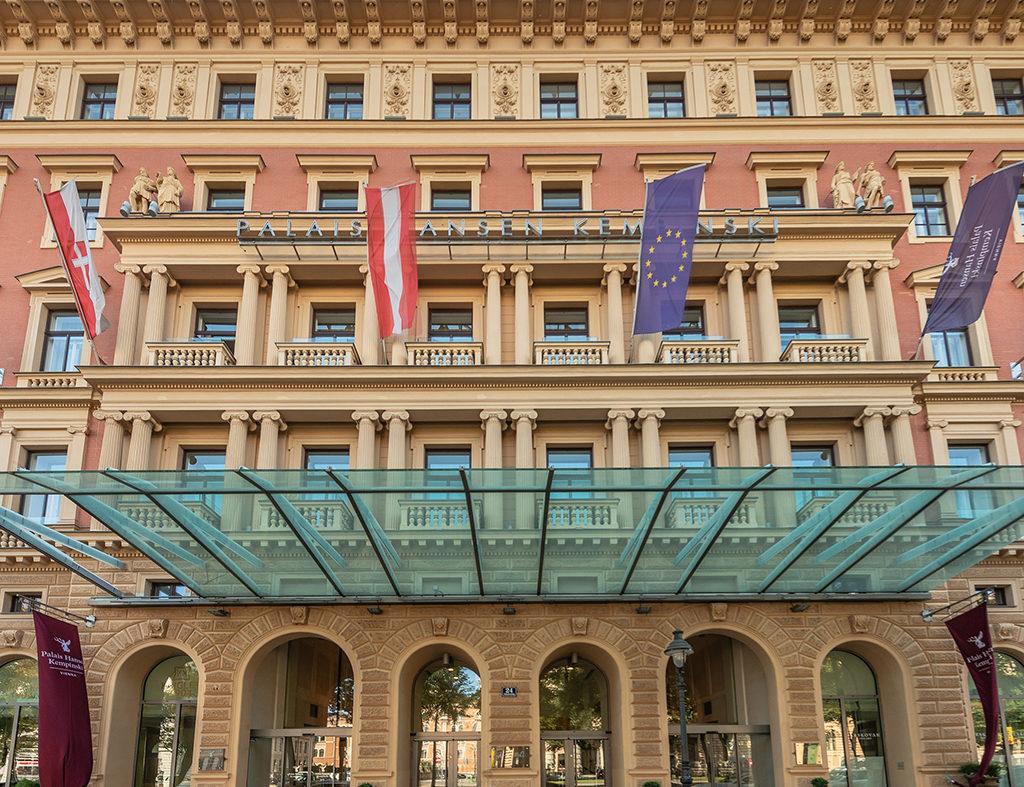 Prachtvolles „Herzensprojekt“: Das vor 150 Jahren von Ringstraßen-Architekt Theophil Hansen gestaltete Palais Kempinski erstrahlt in neuem Glanz – als modernes Top-Hotel mit großer Geschichte (Foto: Nagl)