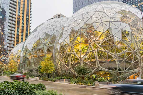 Die drei Glaskuppeln sind das Aushängeschild von Amazons Zentrale in Seattle