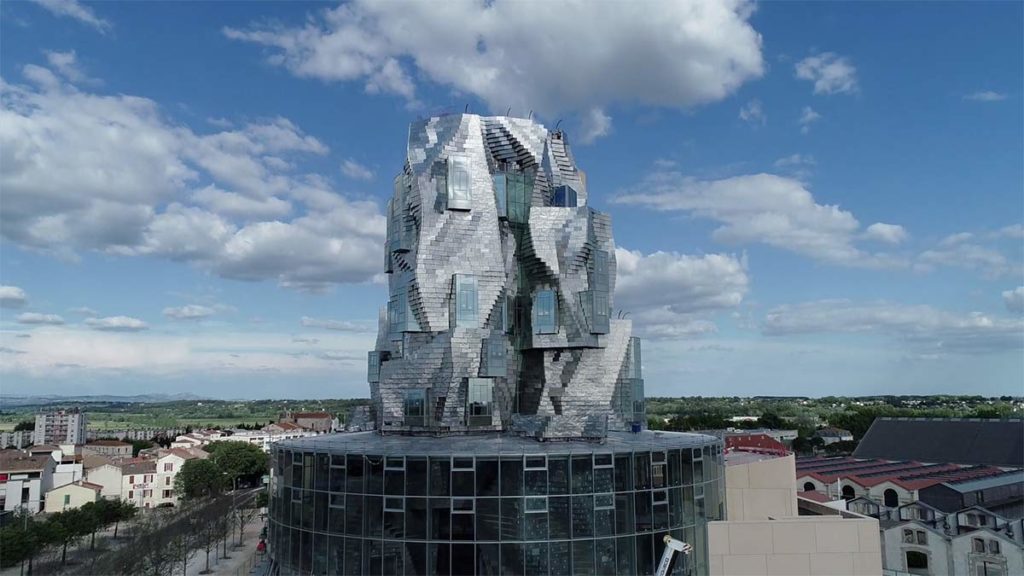 Frank Gehrys neuer Turm in Arles