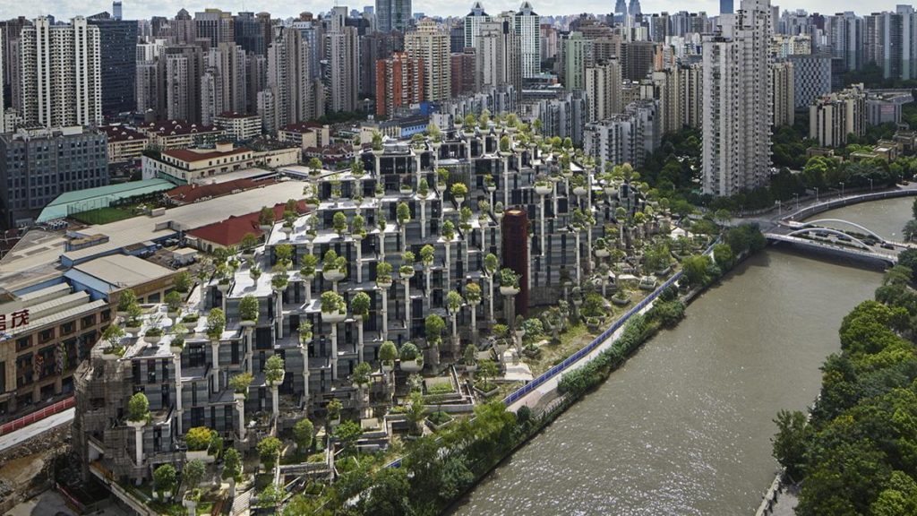 Heatherwick baut mit 1.000 Bäumen (Foto: Qingyan Zhu)