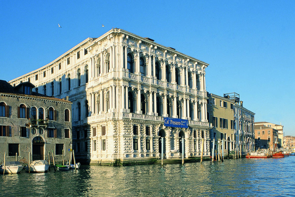 Das Museum moderner Kunst Ca’Pesaro in Venedig (Boris Podrecca mit M. Zordan, 2002). (Foto: Miran Kambič)