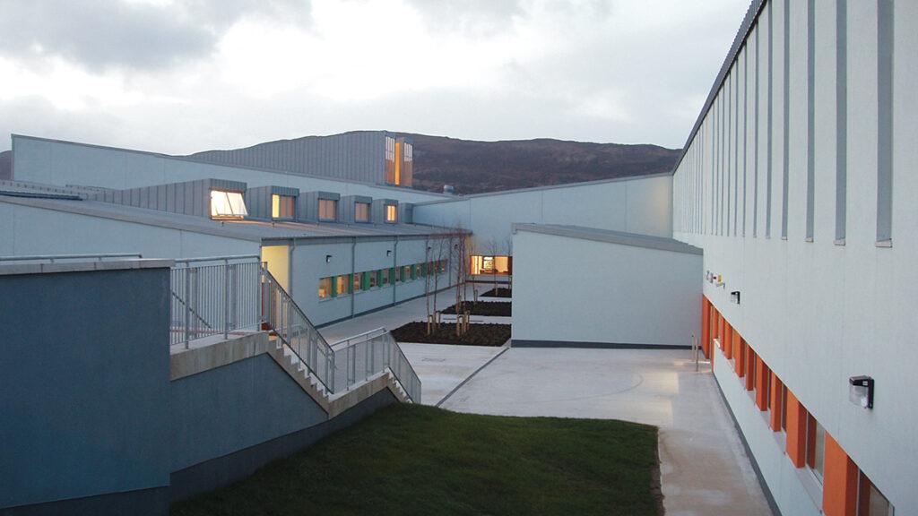 Die Kunst der Pritzker-Siegerinnen: Die perfekt durchdachte Loreto Community School in Milford, Irland ... (Foto: Ros Kavanagh)