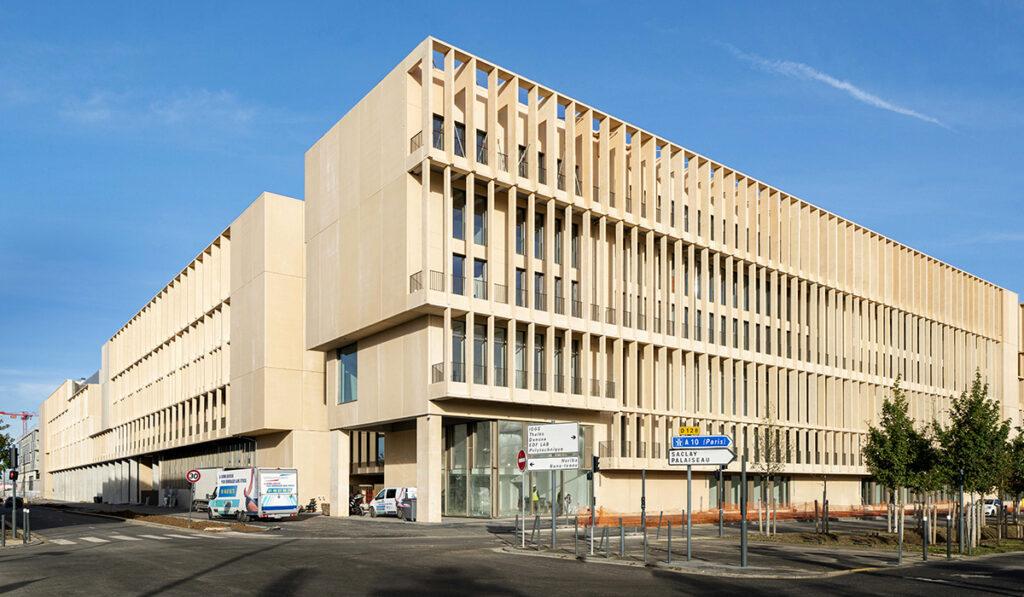 Die Kunst der Pritzker-Siegerinnen: Das neue Institut Mines Télécom in Paris (Foto: Alexandre Soria)