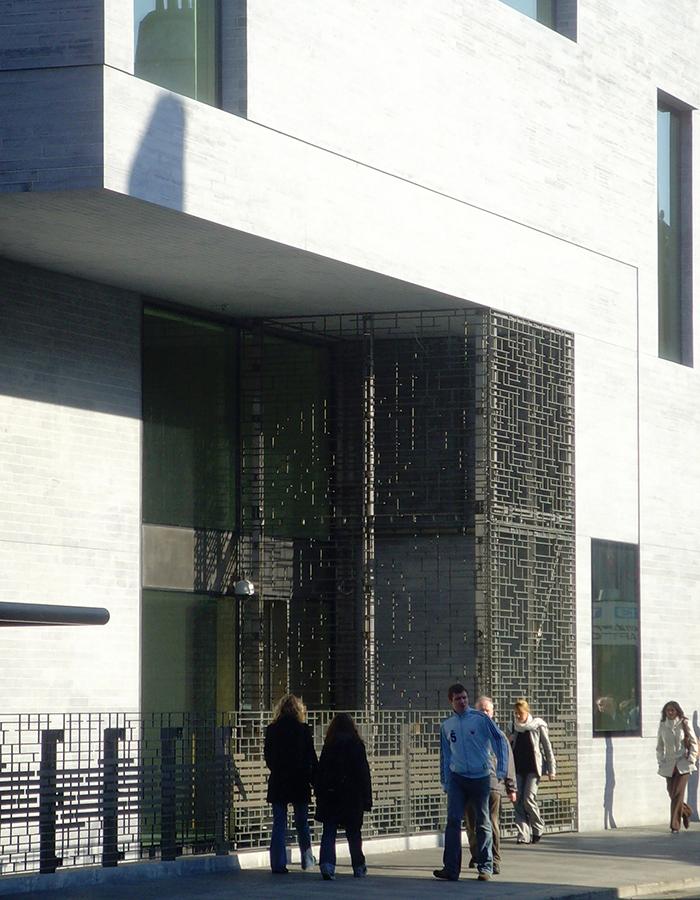 Die Kunst der Pritzker-Siegerinnen: Nachhaltig und lebenswert: Büros des Finanzministeriums in Dublin (Foto: Grafton Architects)