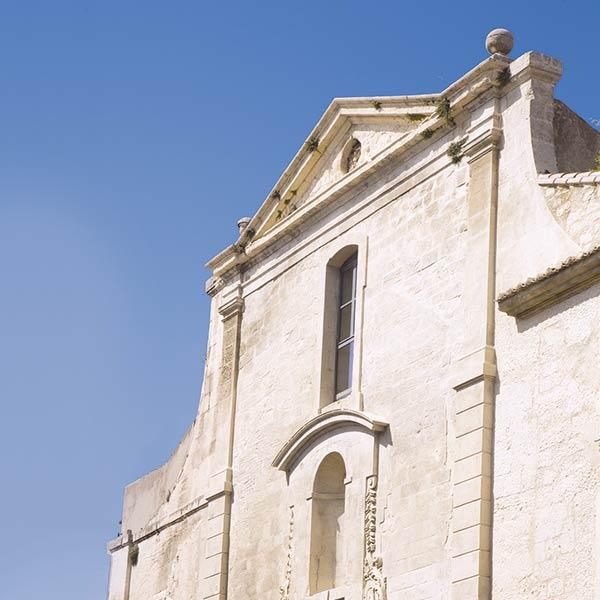 Fassade der ehemaligen Kirche