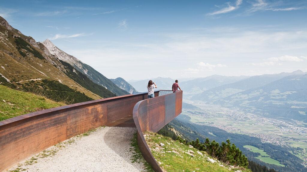 Architektur für Klima und Natur. Umweltschonendes Tourismus-Highlight: „Perspektivenweg“ Seegrube Innsbruck. (Bild: Christian Flatscher)