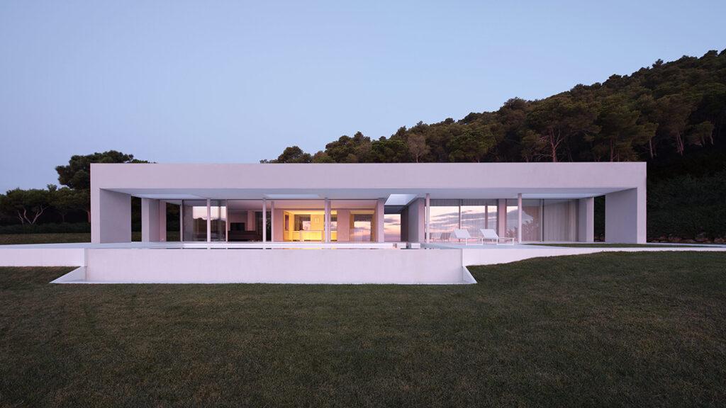 Minimalismus am Meer. Mathieson Architects' Haus an der spanischen Küste. (Bild: Romello Pereira)