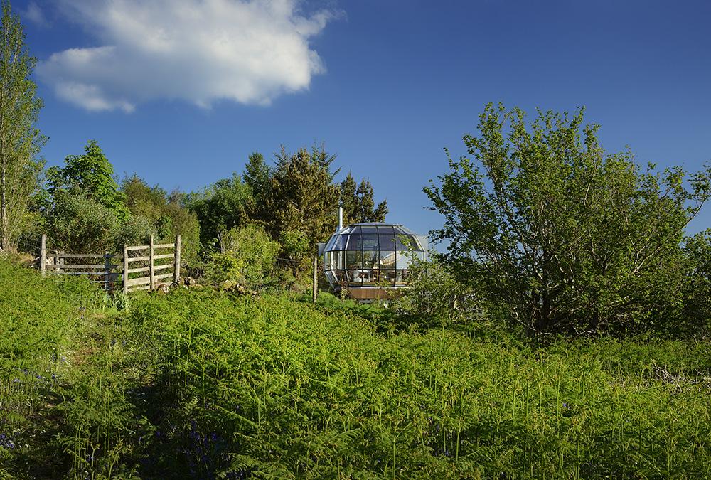 Ein „Hideaway“ im wahrsten Sinn des Wortes: Das futuristische Tiny House „AirShip“ ermöglicht fast grenzenlose Standort-Wahl. (Bild: Nigel Rigden)