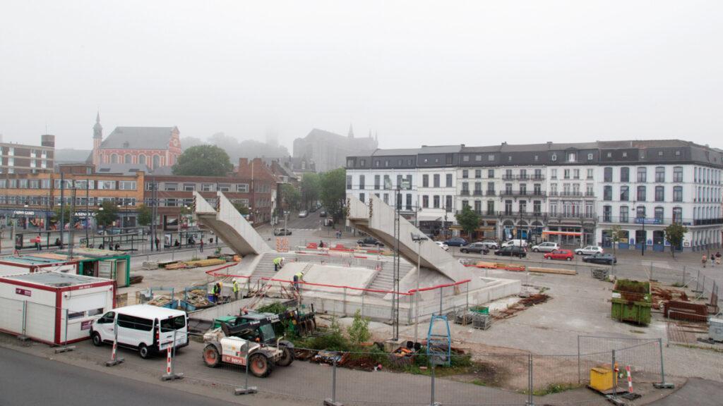 Aufwendiger Bau fuer die Kleinstadt