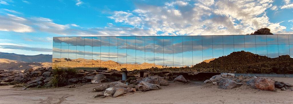 Märchenhafter Glaspalast am Rande des Joshua Tree Nationalparks: Chris Hanleys „unsichtbares“ Spiegelhaus. (Chris Hanley)