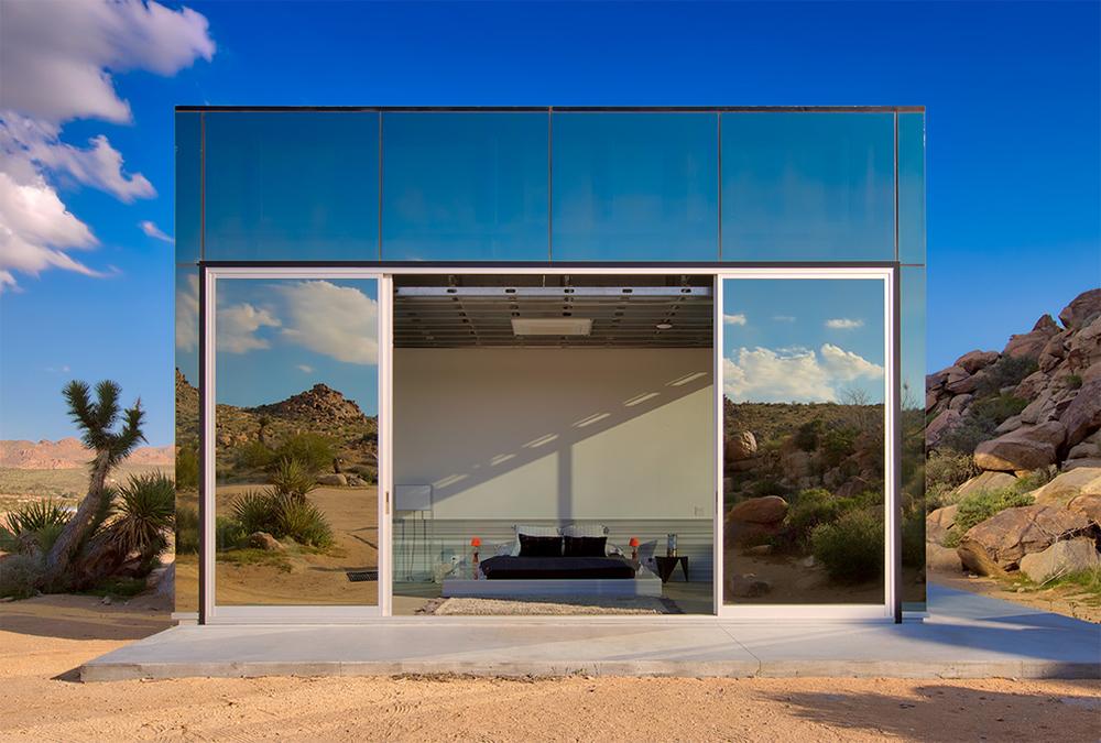 Sliding doors on the mirror house