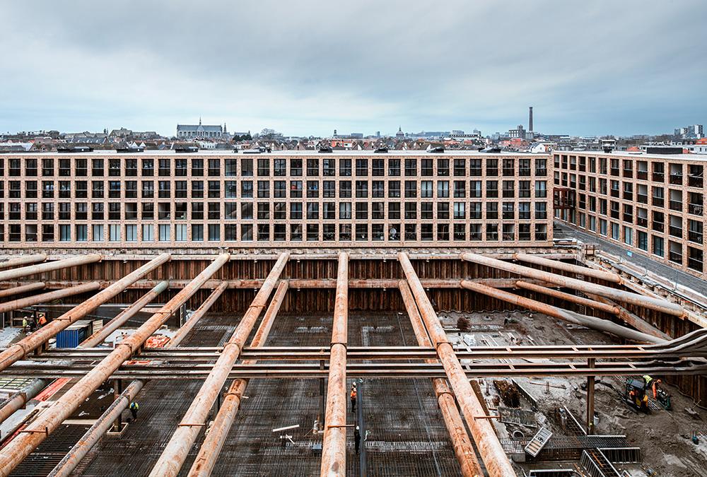 Großbaustelle Meelfabriek: Wann das Projekt in Leiden fertig wird, ist noch offen. (Bild: Corentin Haubruge)