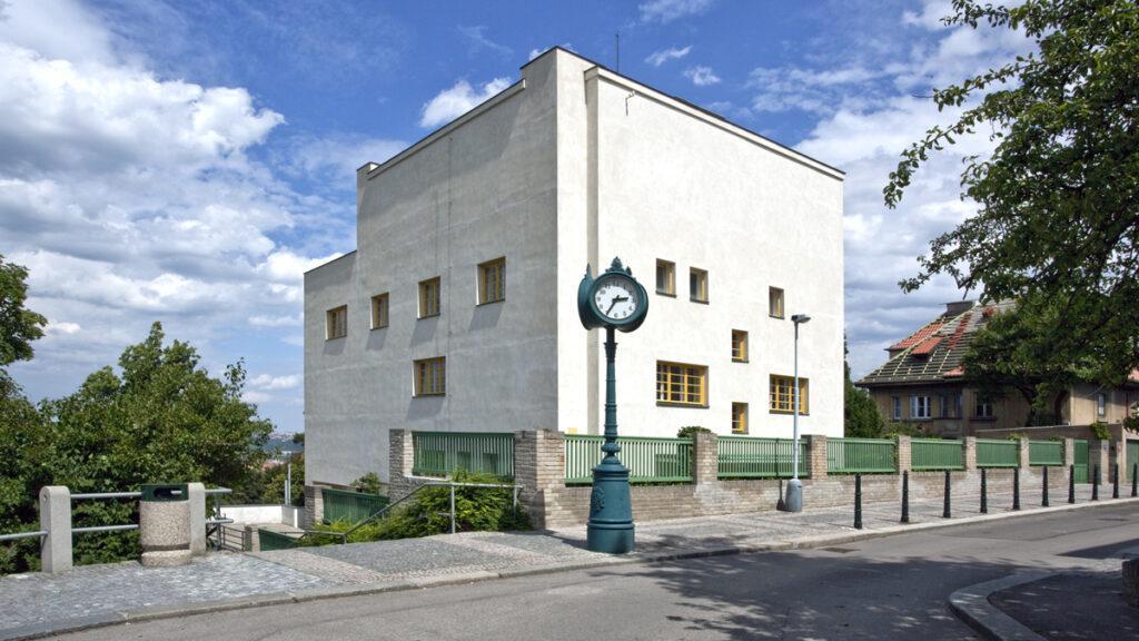 Der große Loos. Von Adolf Loos designt: Die Villa Müller in Prag. (Bild: Hpschaefer/reserv-art.de)