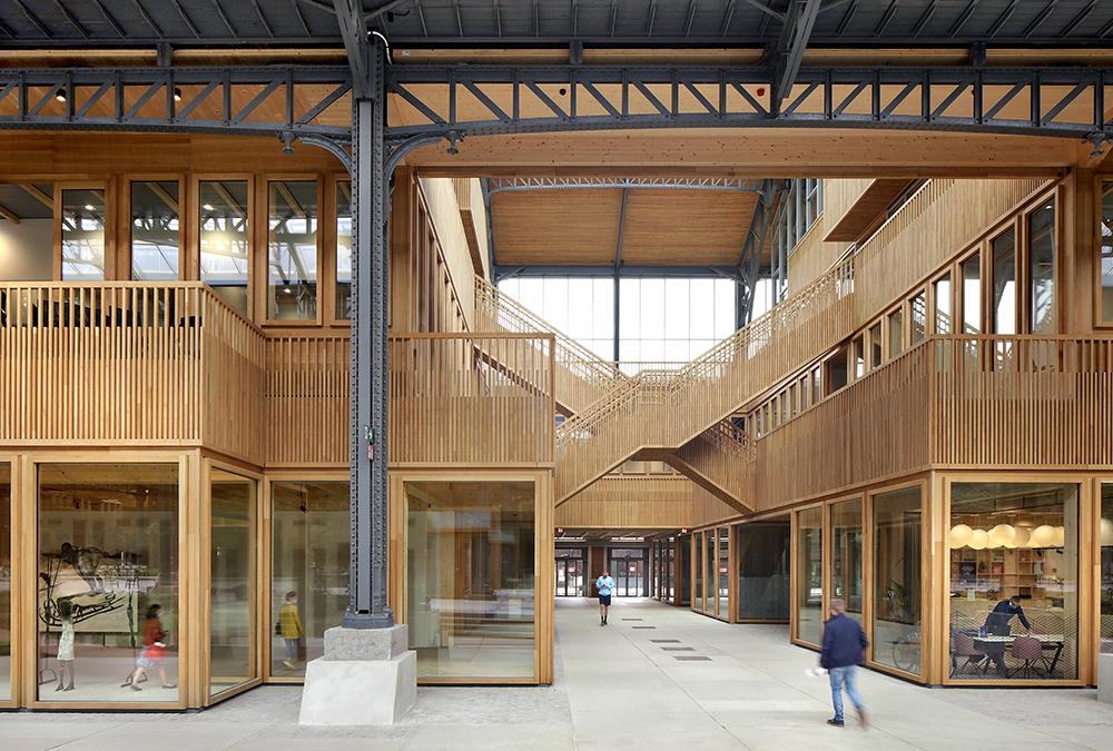 Gare Maritime glänzt ganz in Holz. (Bild: Filip Dujardin © Neutelings Riedijk Architects)