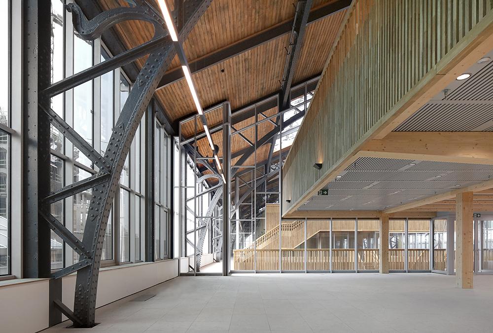 Gare Maritime glänzt ganz in Holz. (Bild: Filip Dujardin © Neutelings Riedijk Architects)