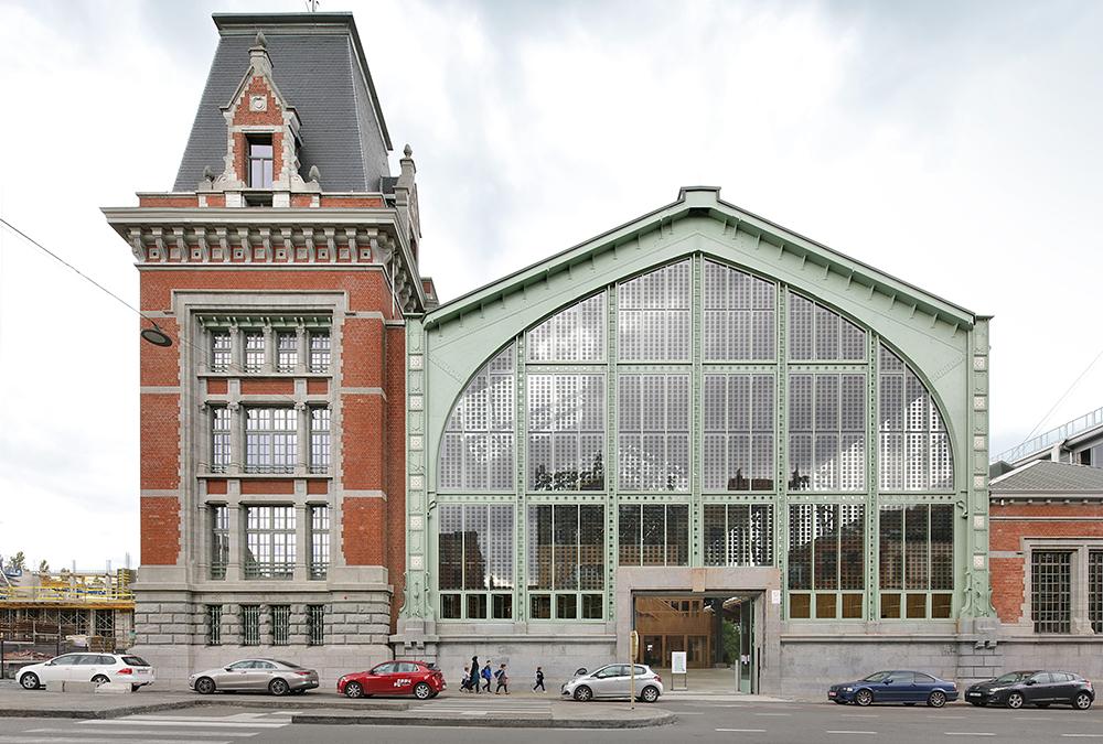Gare Maritime glänzt ganz in Holz. Würdig restauriert: Brüssels historischer Güterbahnhof. (Bild: Filip Dujardin © Neutelings Riedijk Architects)