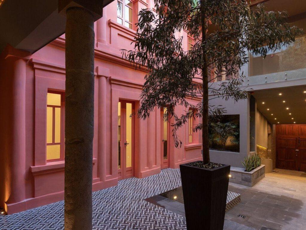 rosa Hotel in der Hauptstadt Ecuadors