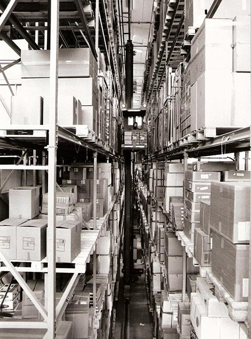 Industriebrache hat Zukunft! Vor der Auflassung war das Gebäude ein Versandhauslager. (Bild: historisch / smartvoll Architects)