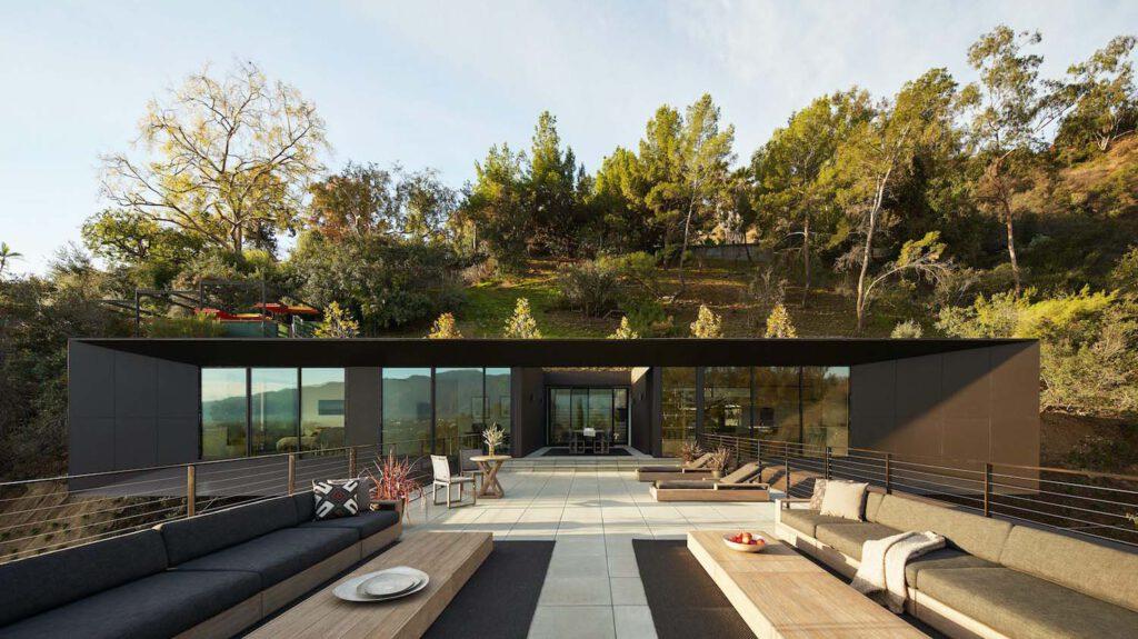 Giant rooftop terrace in Pasadena 