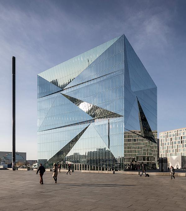 Smart Building: Das Bürohaus „The Cube“ in Berlin hat ein „zentrales Hirn“. (Bild: Adam Mørk)