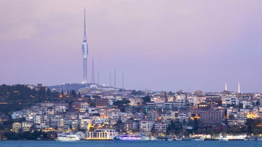 der neue TV- und Funkturm in Istanbul