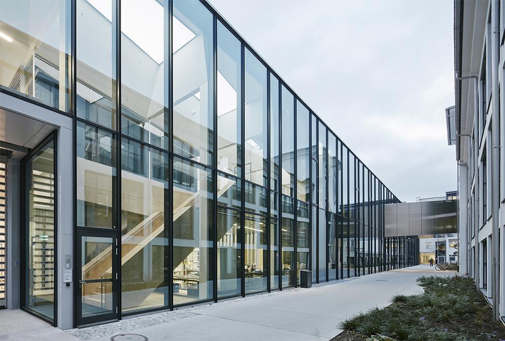 „Kooperation statt Meisterdenken“. Die Swarovski Manufaktur in Wattens. (Bild: Snohetta)