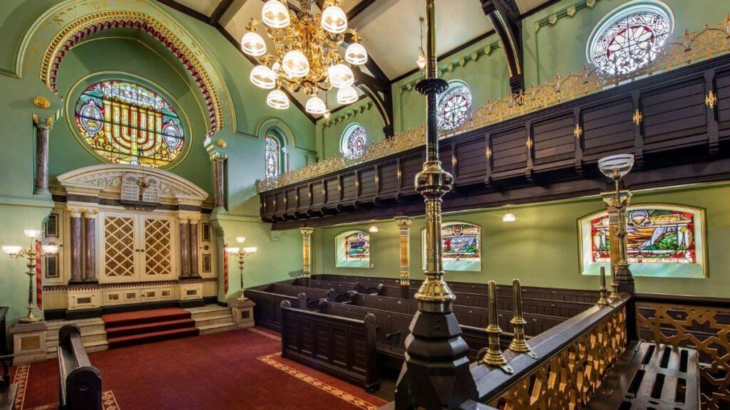 die 1874 erbaute Synagoge in Manchester
