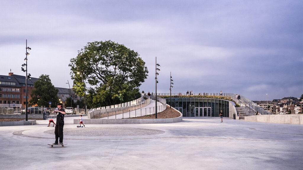 Die Plaza des neuen Kulturbaus „Grognon“ bietet viel Freiraum für Spiel, Action und Events. (Bild: Philippe Piraux)