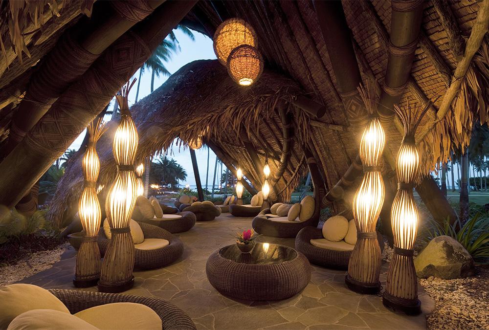 Pool Bar & Restaurant auf den Fidschi Inseln. (Bild: COMO Hotels und Resorts)