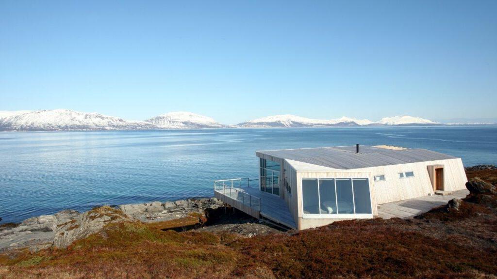 Cabins in den Lyngenalpen in Nordnorwegen