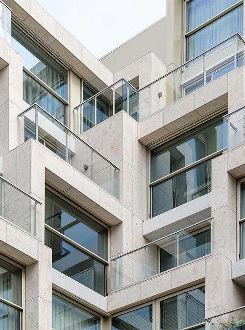 The Grid: the terraces open up the building, yet also protect the privacy of its residents. (Credit: Ossip van Duivenbode / KCAP)