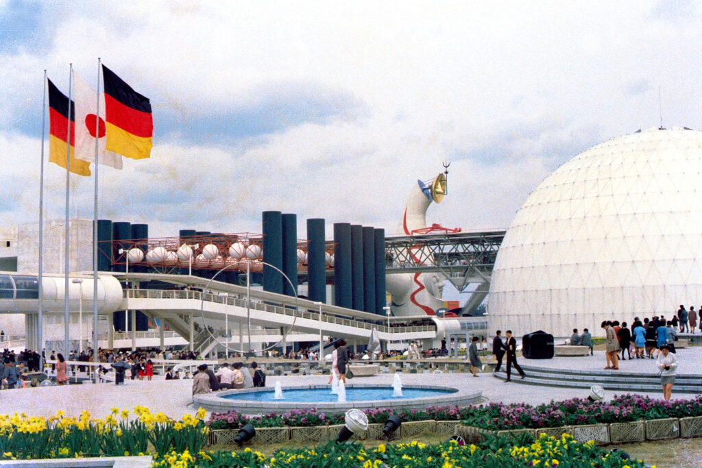 das Kugelauditorium nach dem Konzept von Stockhausen für die Expo 1970 in Osaka
