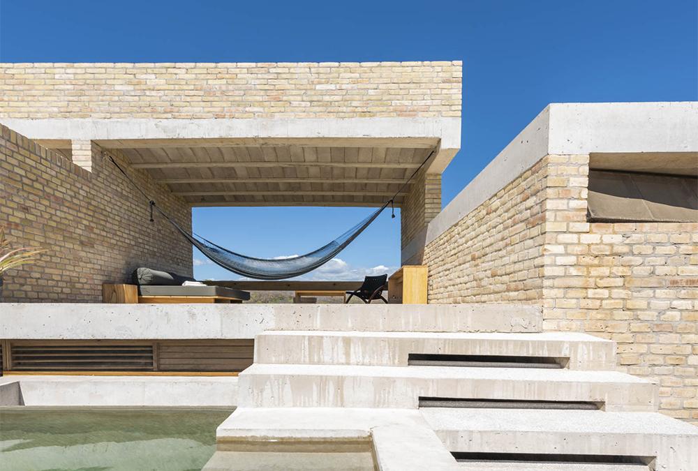 Alle Suiten des „Terrestre“ verfügen über eine eigene Terrasse mit privatem Pool und Blick zum Ozean. (Bild: Jaime Navarro)