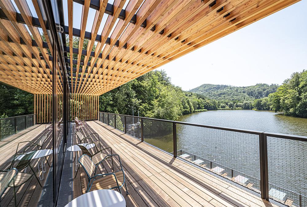 Jüngst fertiggestellt: Das Pittino & Ortner Projekt „Waldcafé Thalersee“ im Bundesland Steiermark. (Bild: Pittino & Ortner)