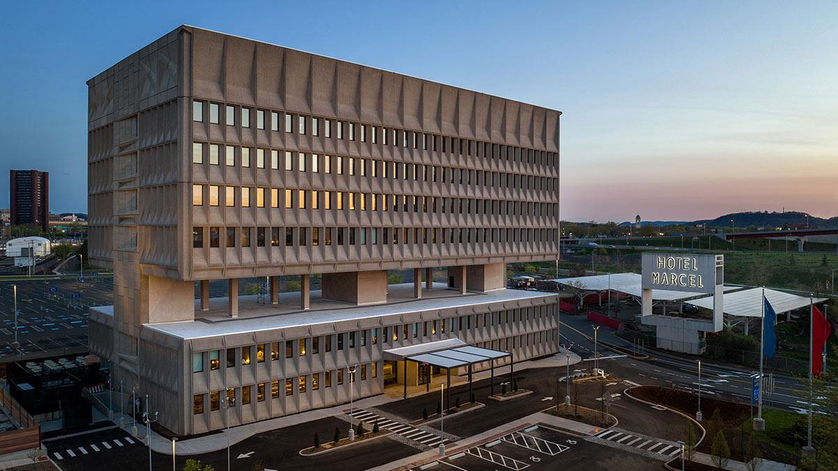 Längsseite, Hotel Marcel, Marcel Breuer, Pirelli Building, Becker + Becker