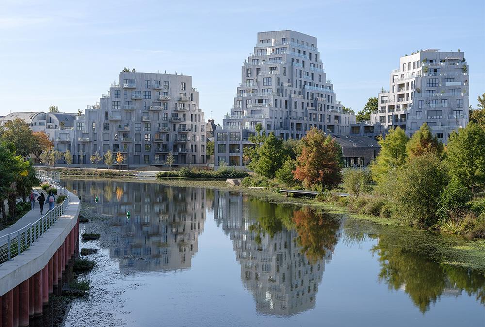 Im Herbst 2022 fertiggestellt: Der von MVRDV designte Wohnkomplex Ascension Paysagère. (Bild: Ossip van Duivenbode)
