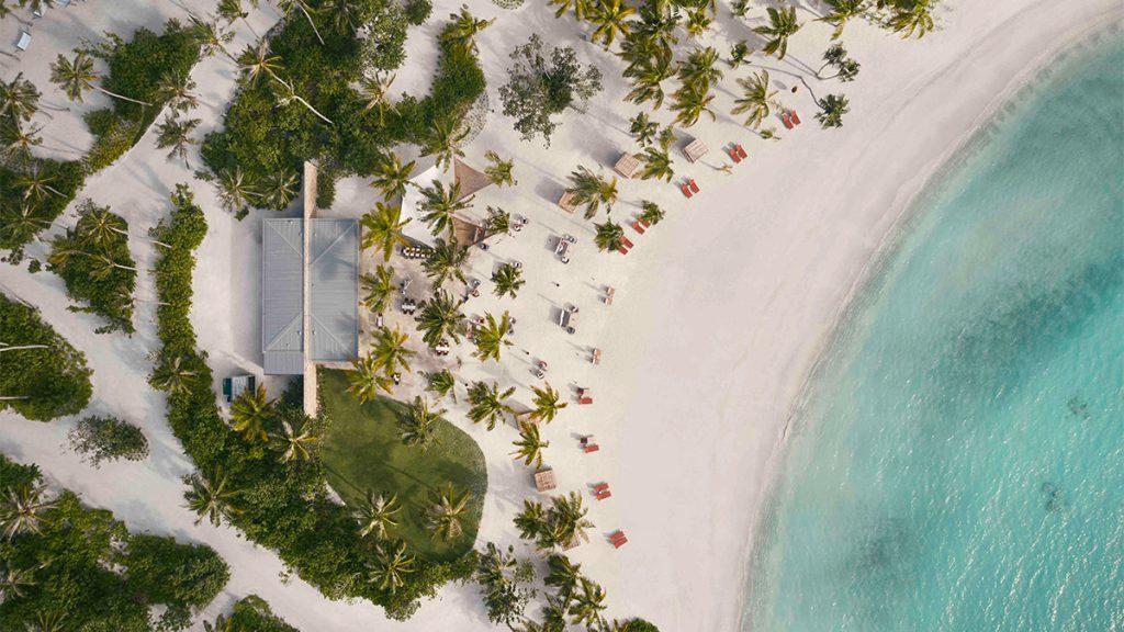Auf Umweltschutz fokussierter Luxus: Das Patina Maldives Resort auf dem Fari Islands Archipel im Nord-Malé-Atoll der Malediven. (Bild: Patina Maldives)