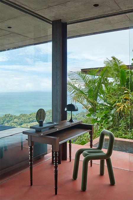 Die von Formafatal-Gründerin Dagmar Štěpánová designten Lehm-Villen in Costa Rica brillieren durch Schlichtheit und Komfort. (Bild: BoysPlayNice)