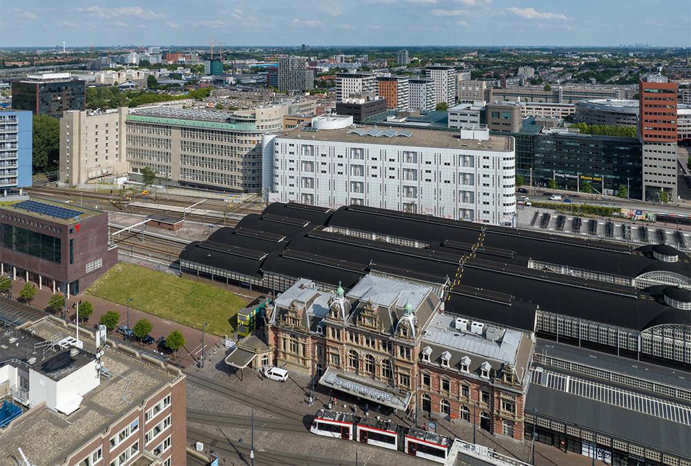 Das sanierte Baudenkmal soll einen gewichtigen Beitrag zur Erneuerung und Belebung des gesamten Viertels leisten. (Bild: Ossip van Duivenbode)