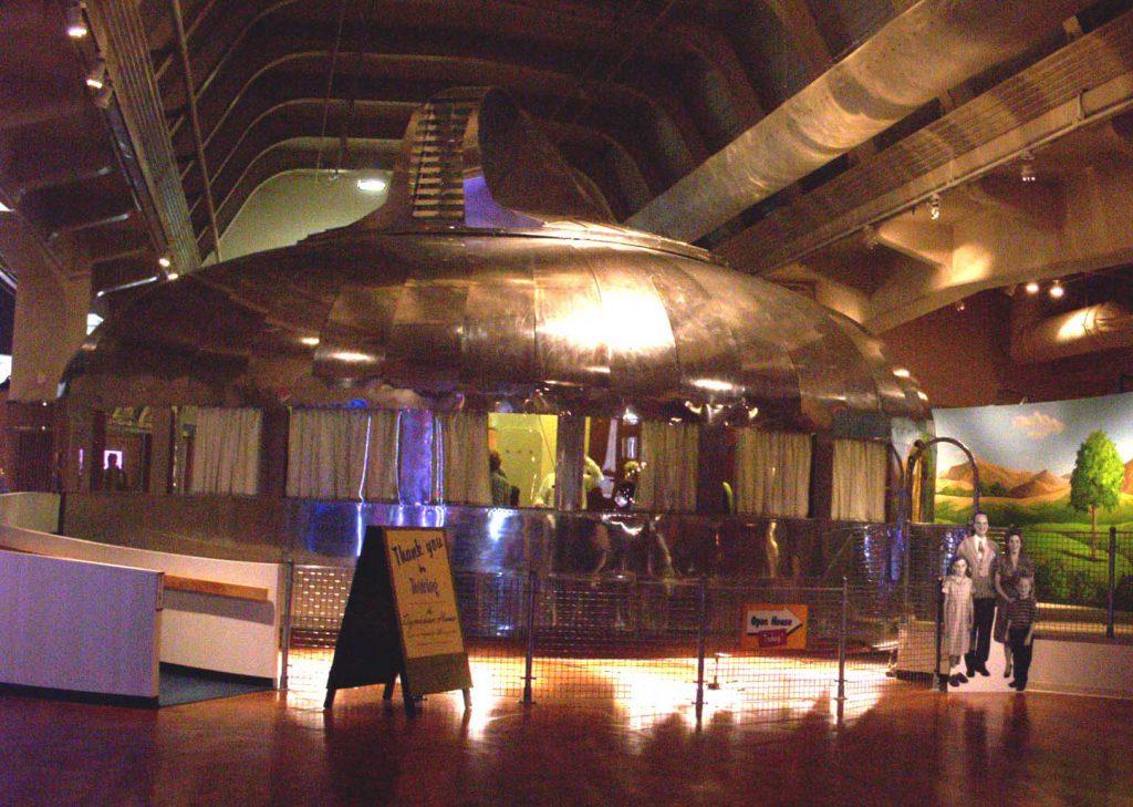 Das ufo-ähnliche Dymaxion House von Buckminster Fuller