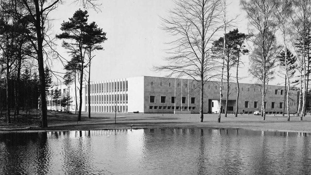 Inspirationsquelle: Das von Architekt Jos Bedaux gestaltete, älteste Gebäude der Universität Tilburg. (Bild: Archive Jos Bedaux)