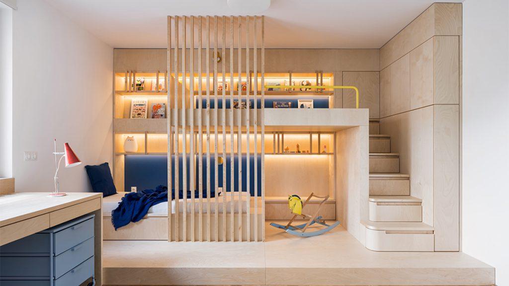 Familiengerecht und fröhlich wohnen: Der Spielbereich der von No Architects gestalteten Wohnung. (Bild: Studio Flusser) 