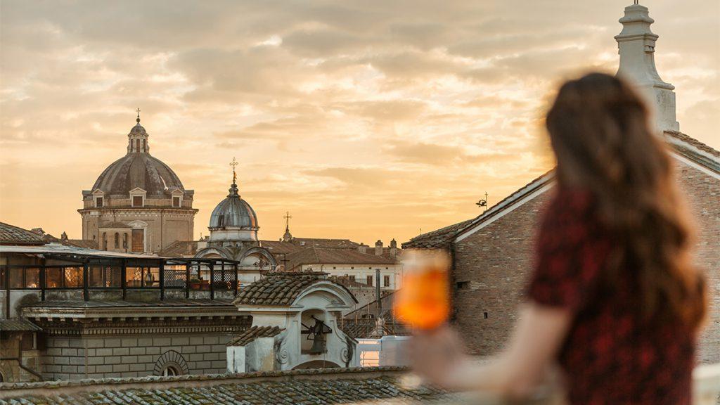 Außergewöhnlich: Die Dachterrasse des Six Senses Rome eröffnet 360-Grad-Blick übers historische Zentrum der „Ewigen Stadt“. (Bild: Six Senses)
