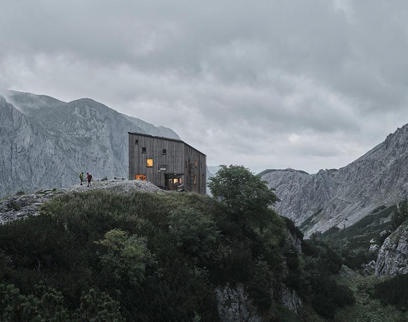 Abend, Voisthalerhütte, Dietger Wissounig Architekten, Österreichischer Alpenverein