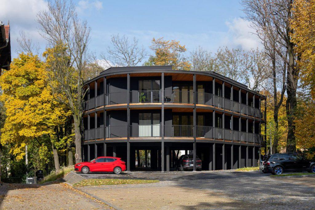 Villa Reden in der polnischen Stadt Chorzów, entworfen von Maciej Franta Architects
