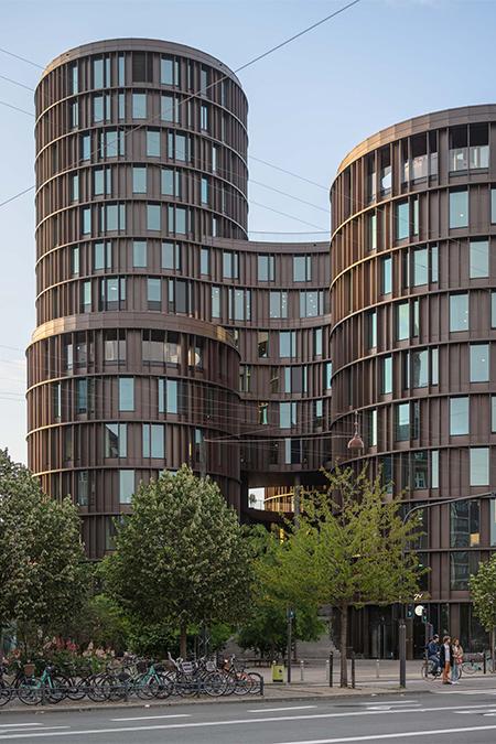 Die Axel Towers: Die Baukunst-Wunderwelt Kopenhagen spielt gern mit originellen Formen. (Bild: Michael Nagl) 