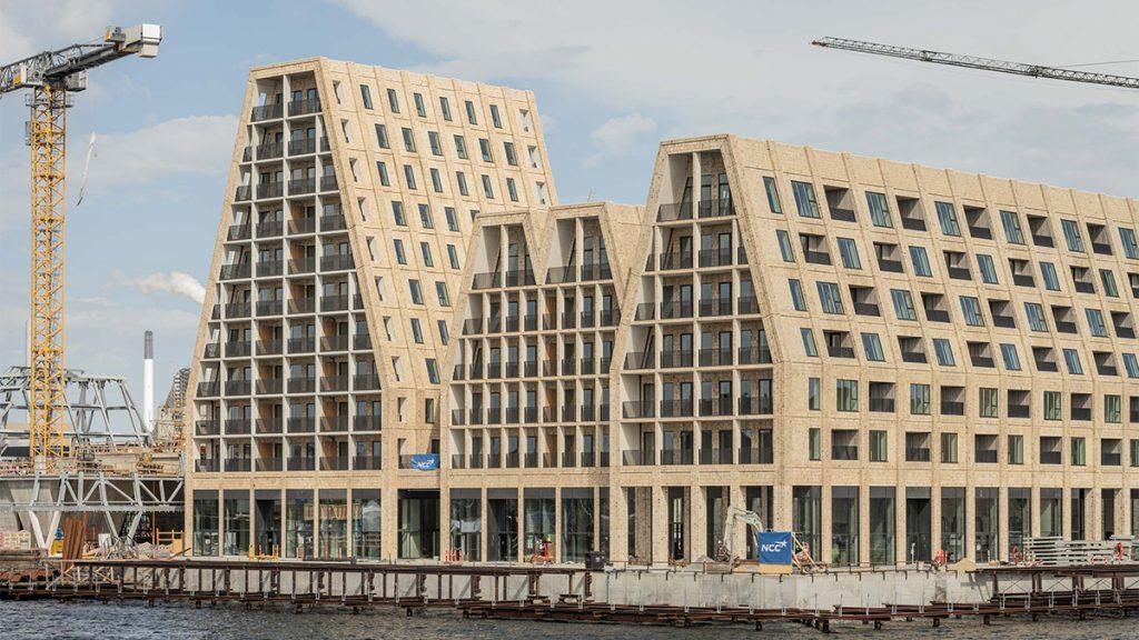 Auf Kopenhagens „Papierinsel“ Papirøen kann man derzeit Stadtentwicklung wachsen sehen. (Bild: Michael Nagl)